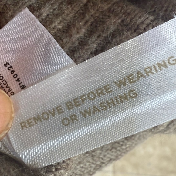 LOFT ladies gray with pearl accessory long sleeves sweater XS - Picture 13 of 13